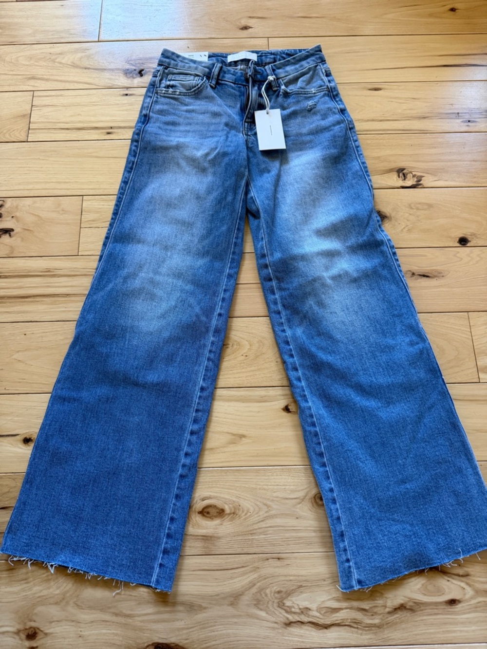 Classic Wide-Leg Women's Jeans in Medium Blue